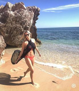 Kristen Taekman feet photo thumbnail