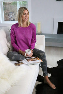 Kristen Taekman feet photo thumbnail