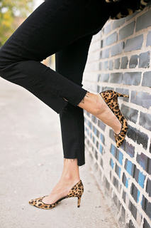 Kristen Taekman feet photo thumbnail