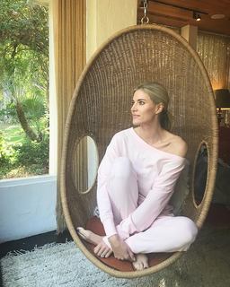 Kristen Taekman feet photo thumbnail