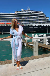 Kristen Taekman feet photo thumbnail