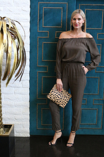 Kristen Taekman feet photo thumbnail