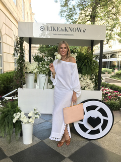 Kristen Taekman feet photo thumbnail