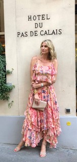 Kristen Taekman feet photo thumbnail