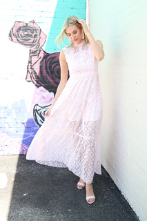 Kristen Taekman feet photo thumbnail