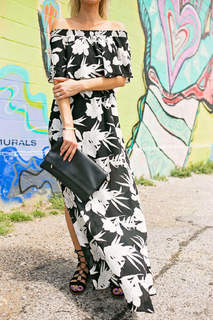 Kristen Taekman feet photo thumbnail