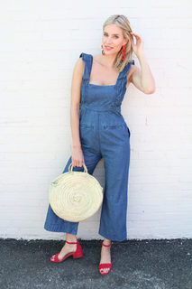 Kristen Taekman feet photo thumbnail