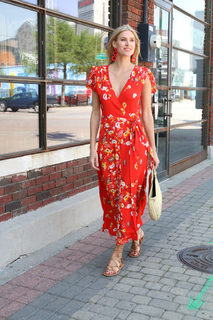 Kristen Taekman feet photo thumbnail