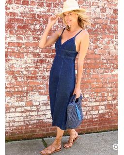 Kristen Taekman feet photo thumbnail