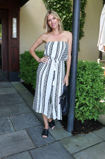 Kristen Taekman feet photo thumbnail