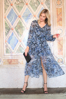 Kristen Taekman feet photo thumbnail