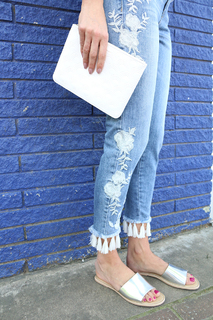 Kristen Taekman feet photo thumbnail