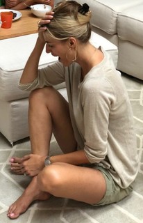 Kristen Taekman feet photo thumbnail