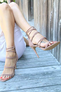 Kristen Taekman feet photo thumbnail