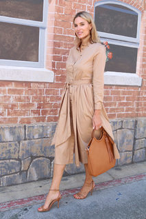 Kristen Taekman feet photo thumbnail