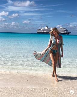 Kristen Taekman feet photo thumbnail