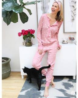 Kristen Taekman feet photo thumbnail