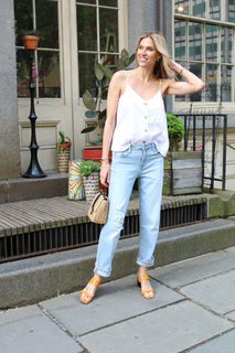 Kristen Taekman feet photo thumbnail