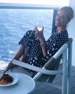 Kristen Taekman feet photo thumbnail
