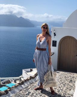 Kristen Taekman feet photo thumbnail