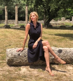 Kristen Taekman feet photo thumbnail