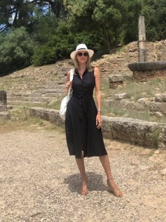 Kristen Taekman feet photo thumbnail