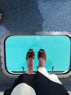 Kristen Taekman feet photo thumbnail