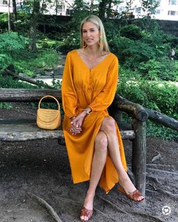 Kristen Taekman feet photo thumbnail