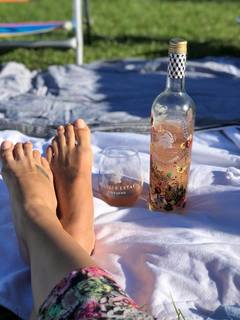 Kristen Taekman feet photo thumbnail