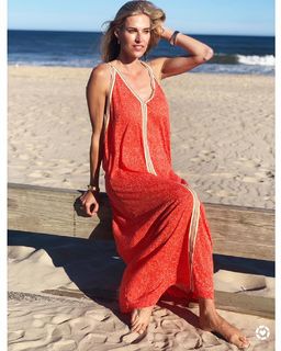 Kristen Taekman feet photo thumbnail