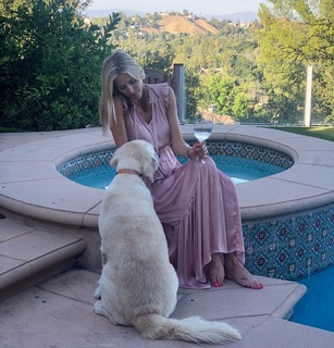 Kristen Taekman feet photo thumbnail