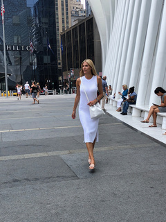 Kristen Taekman feet photo thumbnail