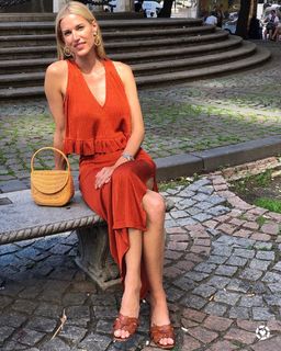 Kristen Taekman feet photo thumbnail