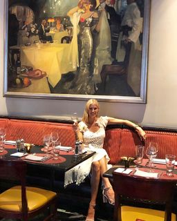 Kristen Taekman feet photo thumbnail