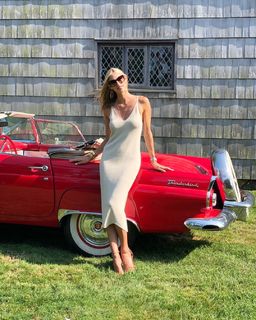 Kristen Taekman feet photo thumbnail