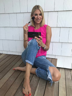 Kristen Taekman feet photo thumbnail