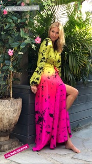 Kristen Taekman feet photo thumbnail