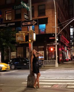 Kristen Taekman feet photo thumbnail