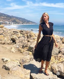 Kristen Taekman feet photo thumbnail