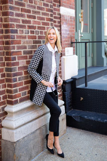 Kristen Taekman feet photo thumbnail