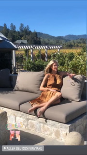 Kristen Taekman feet photo thumbnail