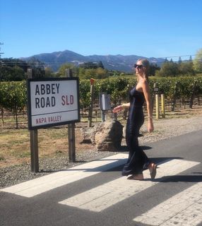 Kristen Taekman feet photo thumbnail