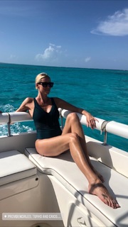 Kristen Taekman feet photo thumbnail