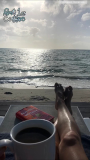 Kristen Taekman feet photo thumbnail