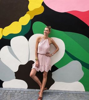 Kristen Taekman feet photo thumbnail