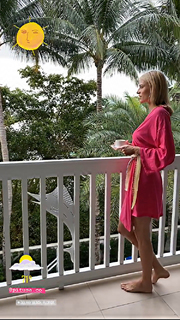 Kristen Taekman feet photo thumbnail