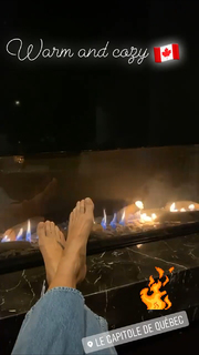Kristen Taekman feet photo thumbnail