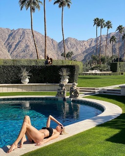 Kristen Taekman feet photo thumbnail