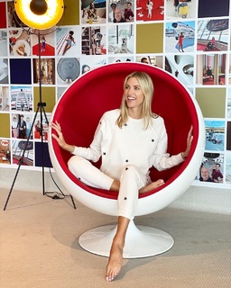 Kristen Taekman feet photo thumbnail