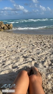 Kristen Taekman feet photo thumbnail